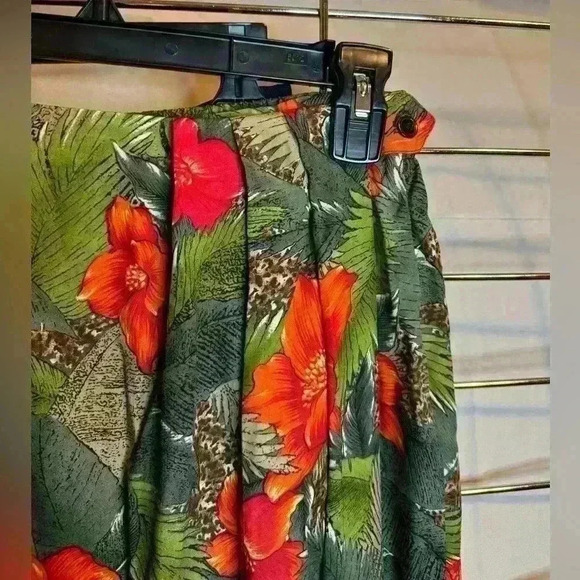 EUC. Wrap skirt. Tropical print. - Picture 1 of 8
